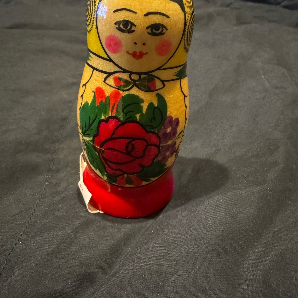 Authentic Vintage Hand-Painted Yellow Matryoshka Doll Russian Nesting 4 Dolls